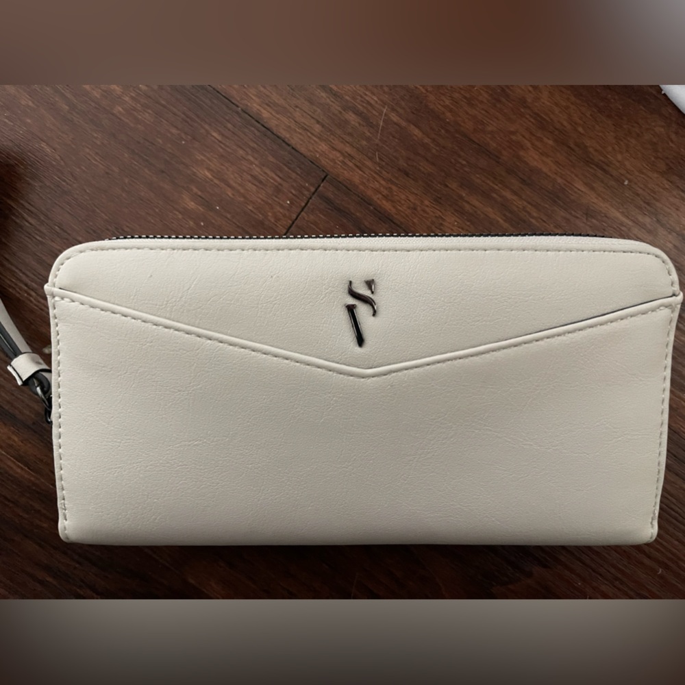 New With Tags Vera Wang Wallet